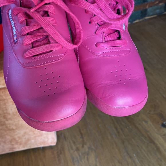 1980s style Classic Reeboks sold out on site- worn once - Picture 5 of 9